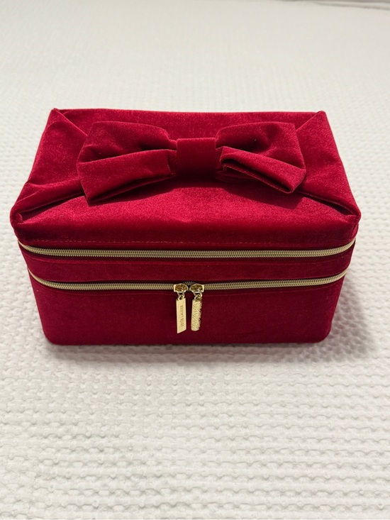 Estee Lauder Accessories - Estee Lauder Velvet Bow Jewelry Case - Red